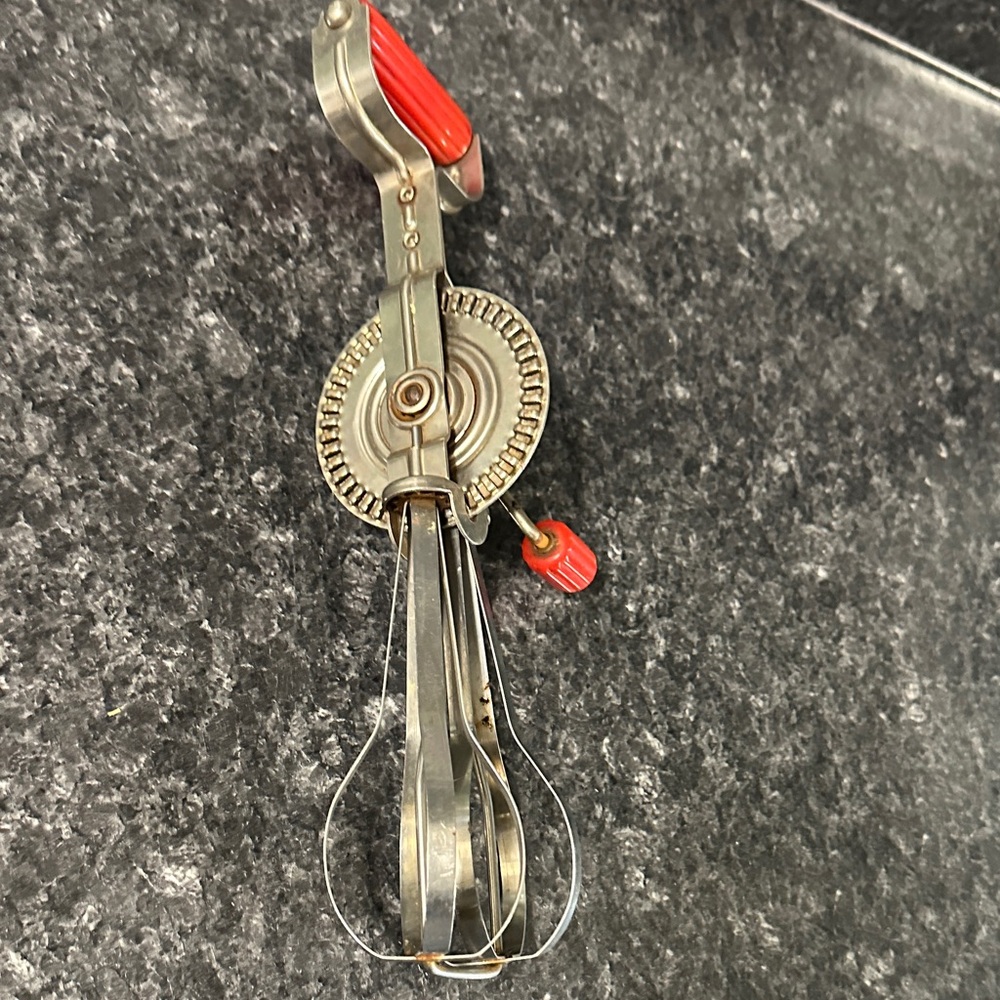 Vintage Stainless Steel Hand Mixer with Red Handle - Picture 4 of 7